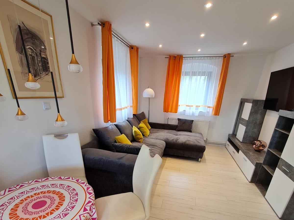 Ferien- Und Businesswohnung Relax Im Ersten Stock Sonnen Exteriör bild
