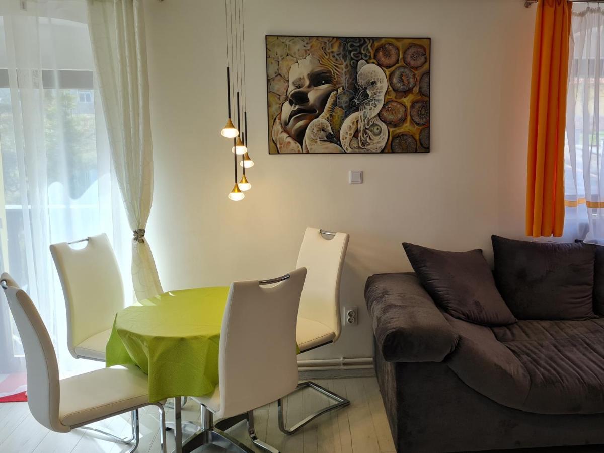 Ferien- Und Businesswohnung Relax Im Ersten Stock Sonnen Exteriör bild