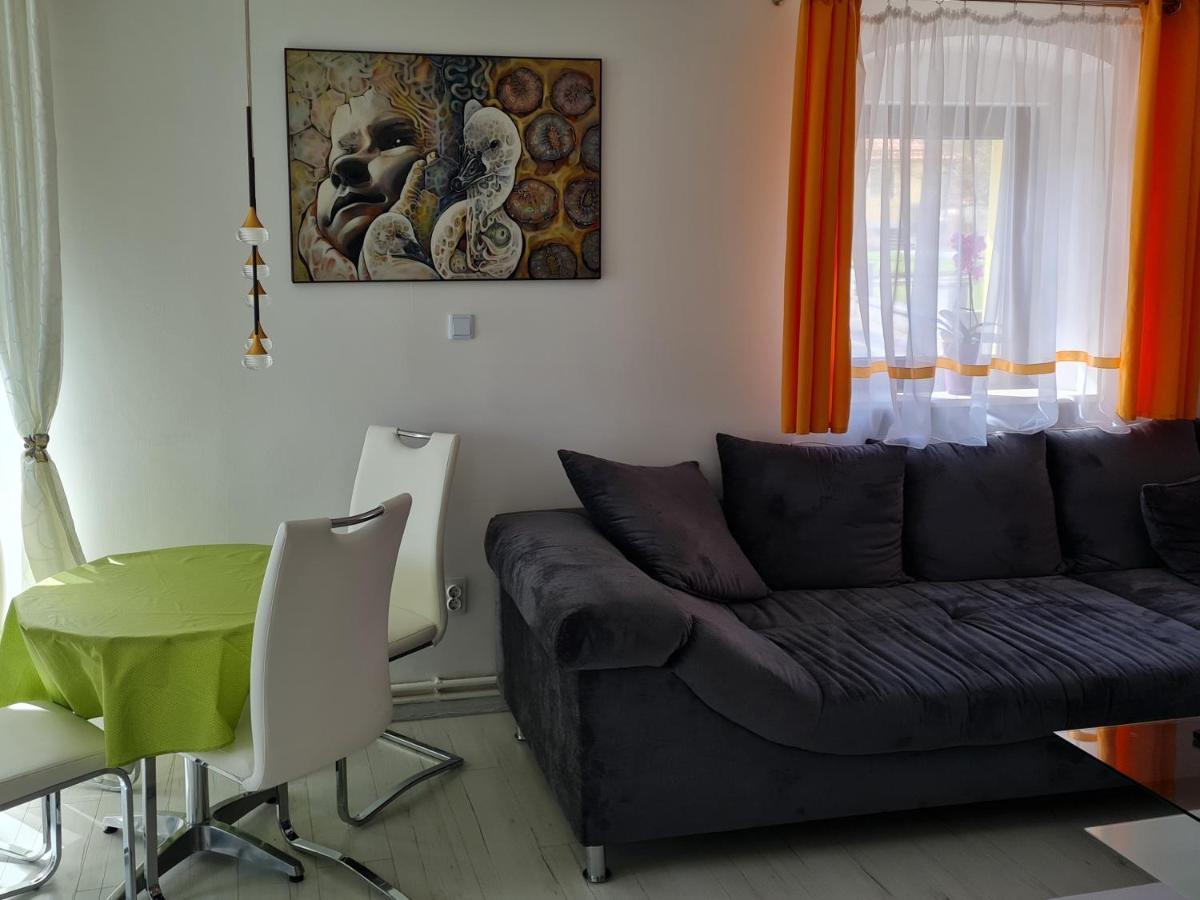 Ferien- Und Businesswohnung Relax Im Ersten Stock Sonnen Exteriör bild