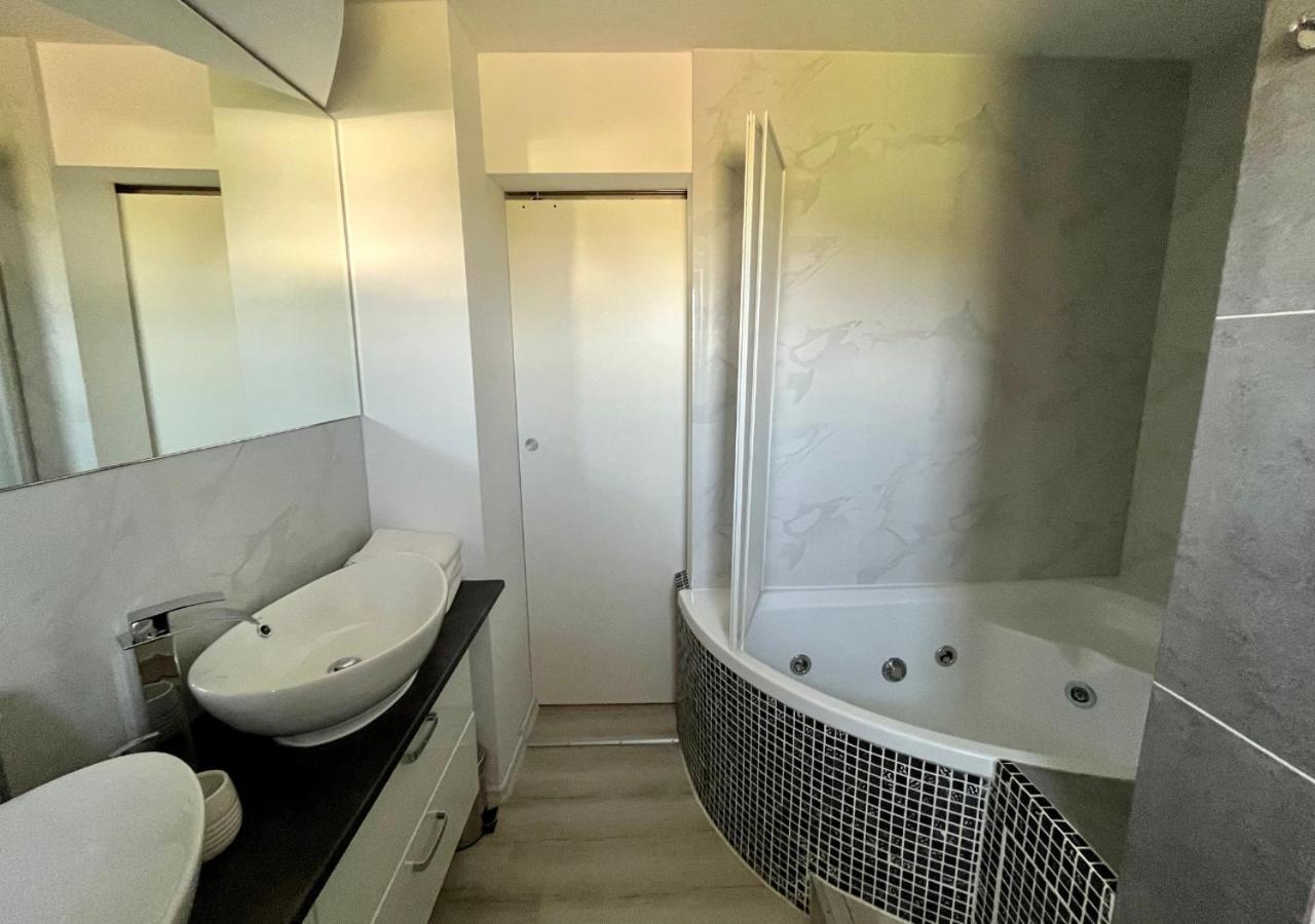 Ferien- Und Businesswohnung Relax Im Ersten Stock Sonnen Exteriör bild